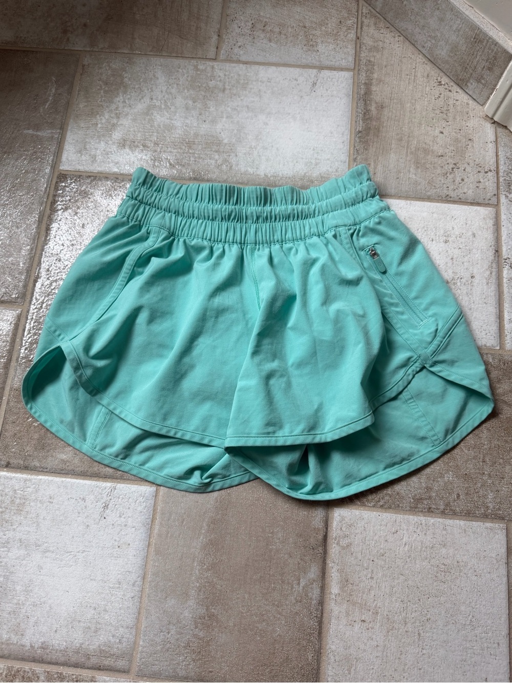 Lululemon Tracker Short V *4"
Washed Marsh